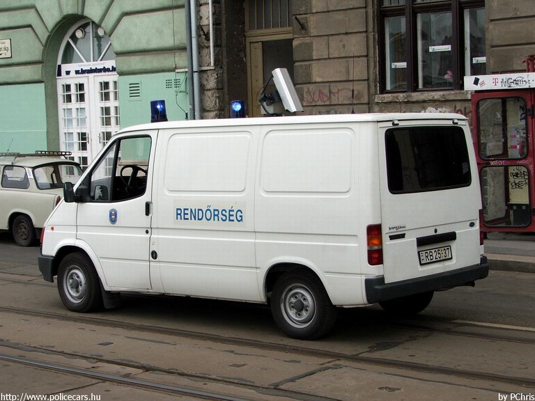 Ford Transit, fotó: PChris
Keywords: rendőrség rendőrautó rendőr magyar Magyarország RB25-37