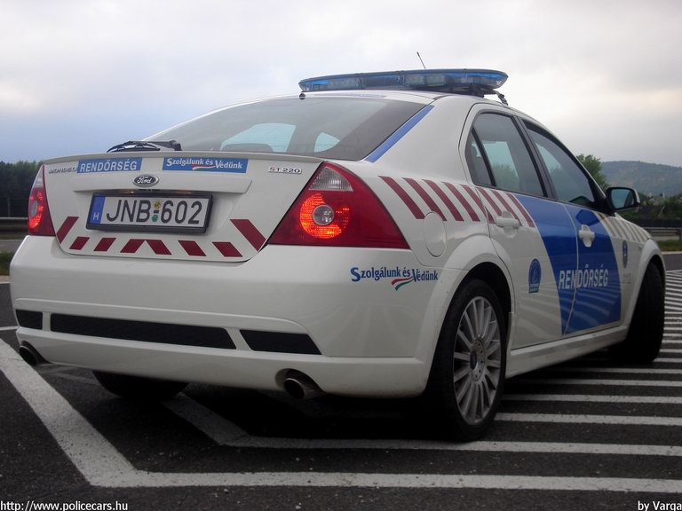 Ford Mondeo ST, fotó: Varga
Keywords: rendőrség rendőrautó rendőr magyar Magyarország JNB-602
