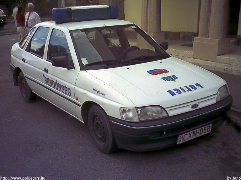 Ford Escort, fotó: Janó
Keywords: rendőrség rendőrautó rendőr magyar Magyarország CXN-050