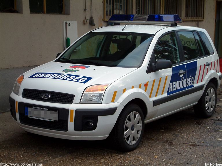 Ford Fusion, fotó: Norbee
Keywords: rendőrség rendőrautó rendőr magyar Magyarország