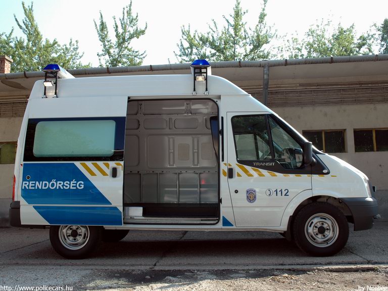 Ford Transit, fotó: Norbee
Keywords: rendőrség rendőrautó rendőr magyar Magyarország RB74-74