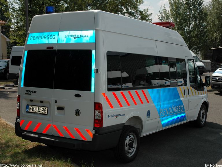 Ford Transit, fotó: Norbee
Keywords: rendőrség rendőrautó rendőr magyar Magyarország KWJ-296