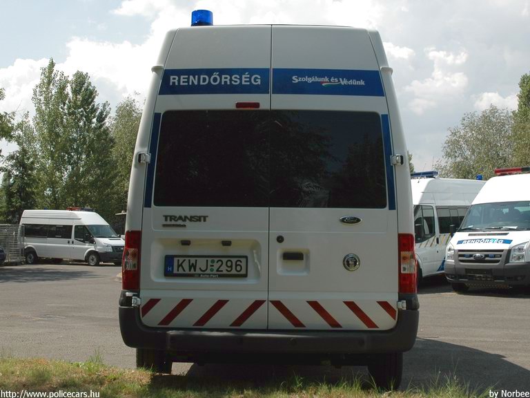 Ford Transit, fotó: Norbee
Keywords: rendőrség rendőrautó rendőr magyar Magyarország KWJ-296