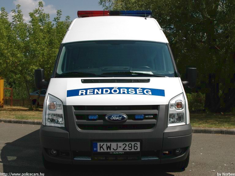 Ford Transit, fotó: Norbee
Keywords: rendőrség rendőrautó rendőr magyar Magyarország KWJ-296
