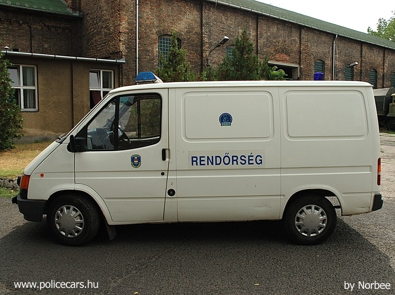 Ford Transit, fotó: Norbee
Keywords: rendőrség rendőrautó rendőr magyar Magyarország