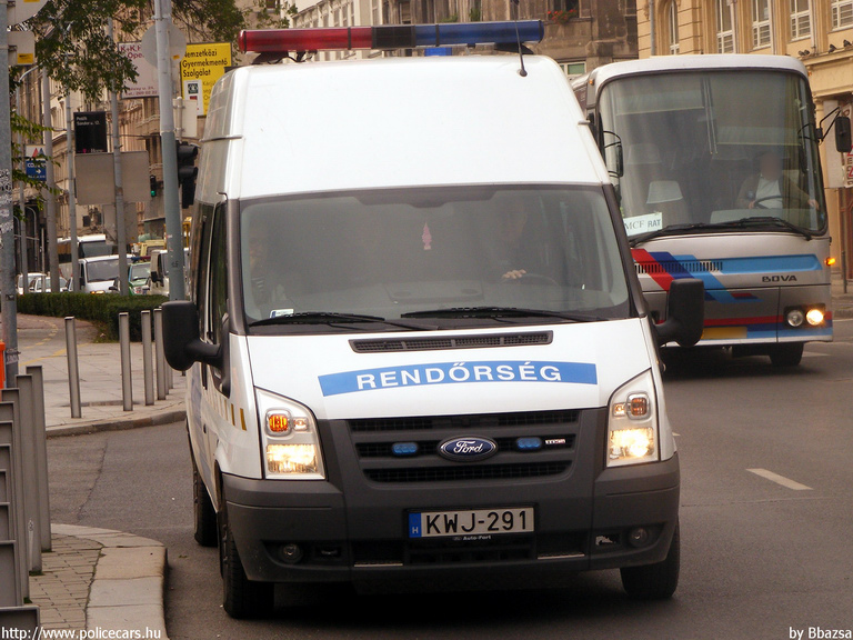 Ford Transit, fotó: Bbazsa
Keywords: rendőrség rendőrautó rendőr magyar Magyarország KWJ-291