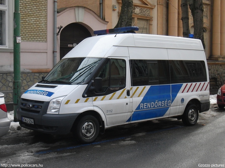 Ford Transit, fotó: Gzozzo pictures
Keywords: rendőr rendőrautó rendőrség magyar Magyarország KWJ-294