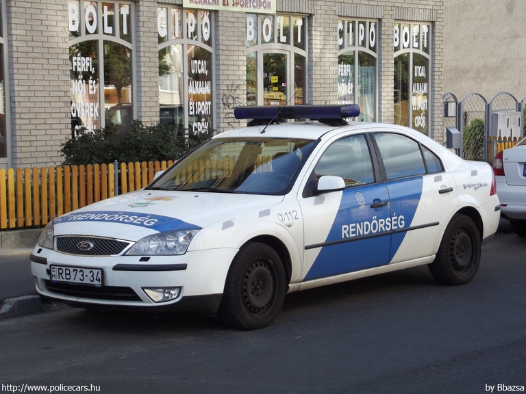 Ford Mondeo, fotó: Bbazsa
Keywords: rendőr rendőrautó rendőrség magyar Magyarország RB73-34