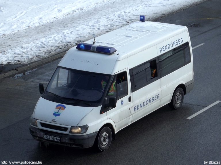 Ford Transit, fotó: Bbazsa
Keywords: rendőrség rendőr rendőrautó magyar Magyarország RA96-64