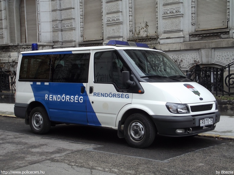 Ford Transit, fotó: Bbazsa
Keywords: rendőrség rendőr rendőrautó magyar Magyarország RB70-15