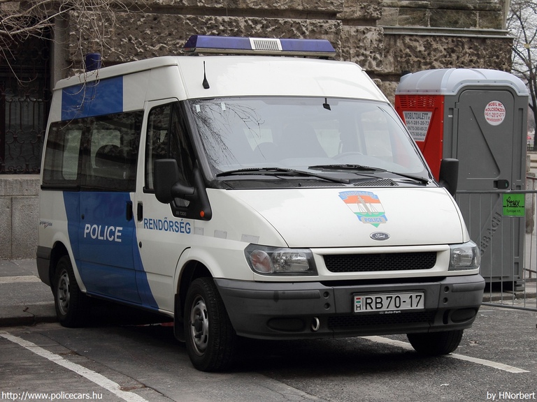 Ford Transit, fotó: HNorbert
Keywords: rendőrség rendőr rendőrautó magyar Magyarország RB70-17
