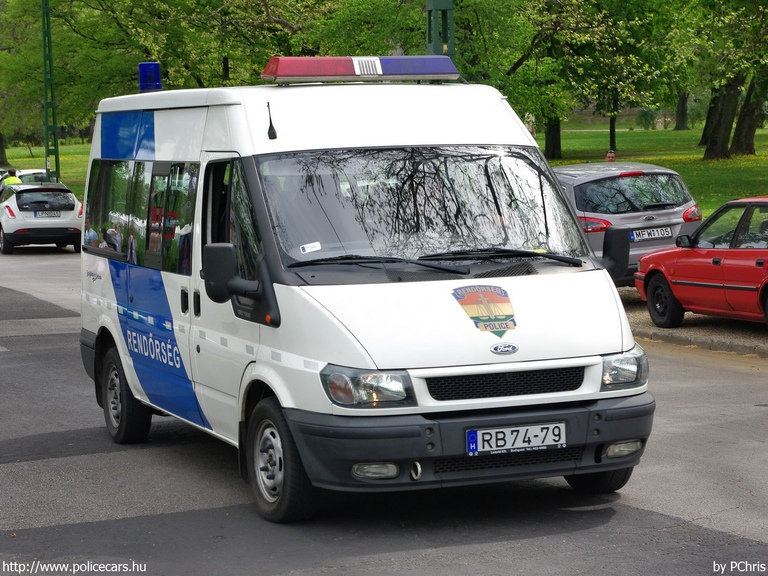 Ford Transit, fotó: PChris
Keywords: rendőrség rendőrautó rendőr magyar Magyarország RB74-79