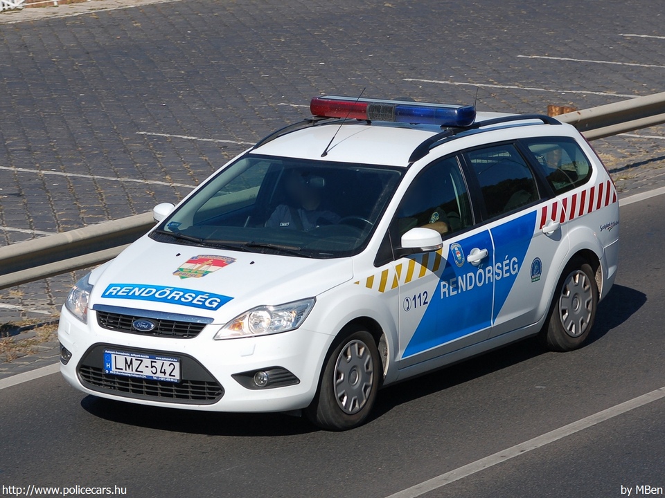 Ford Focus, fotó: MBen
Keywords: rendőr rendőrautó rendőrség magyar Magyarország LMZ-542 hungarian Hungary police policecar