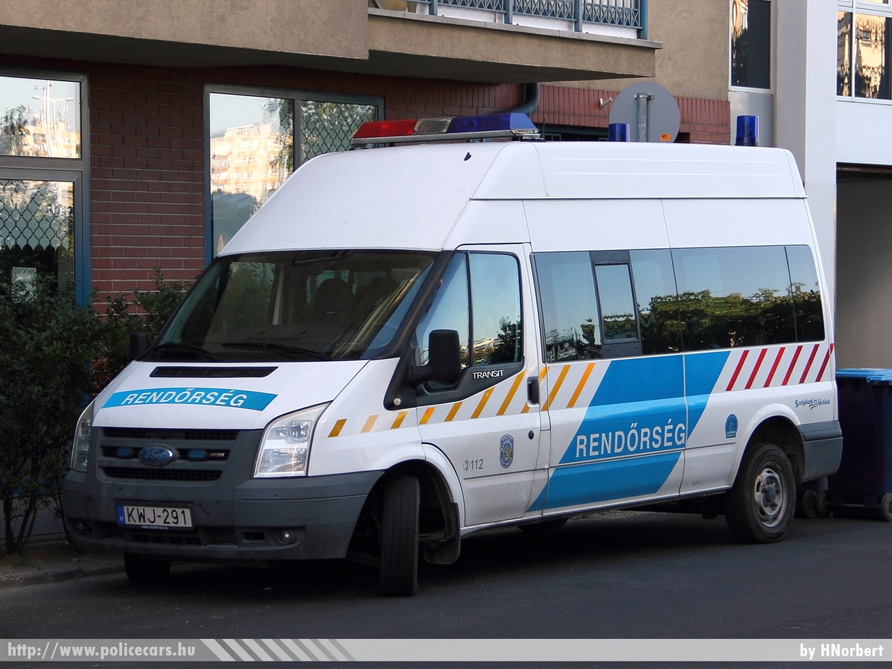 Ford Transit, fotó: HNorbert
Keywords: KWJ-291 rendőr rendőrautó rendőrség magyar Magyarország hungarian Hungary police policecar