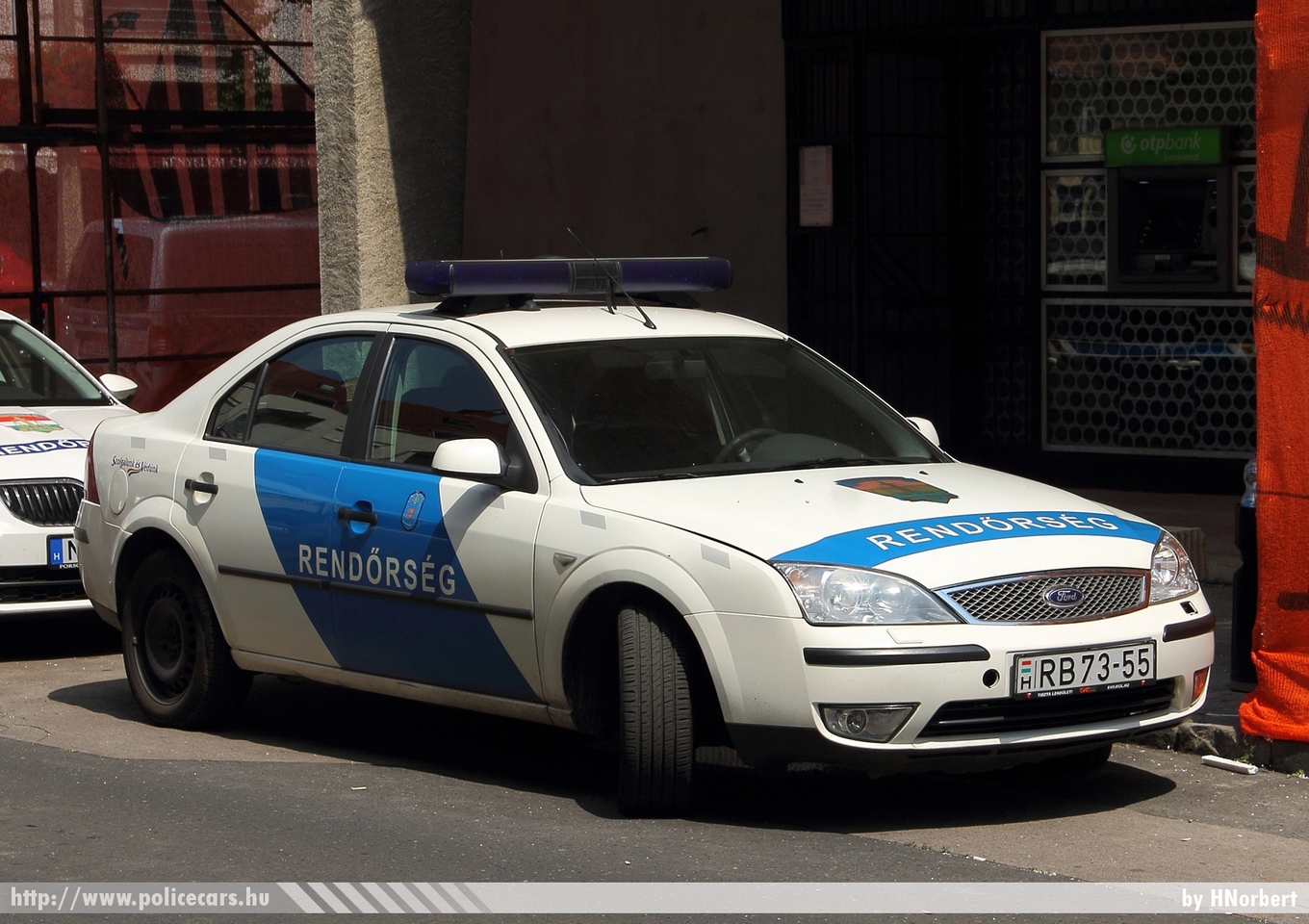 Ford Mondeo, fotó: HNorbert
Keywords: rendőr rendőrautó rendőrség magyar Magyarország hungarian Hungary police policecar RB73-55