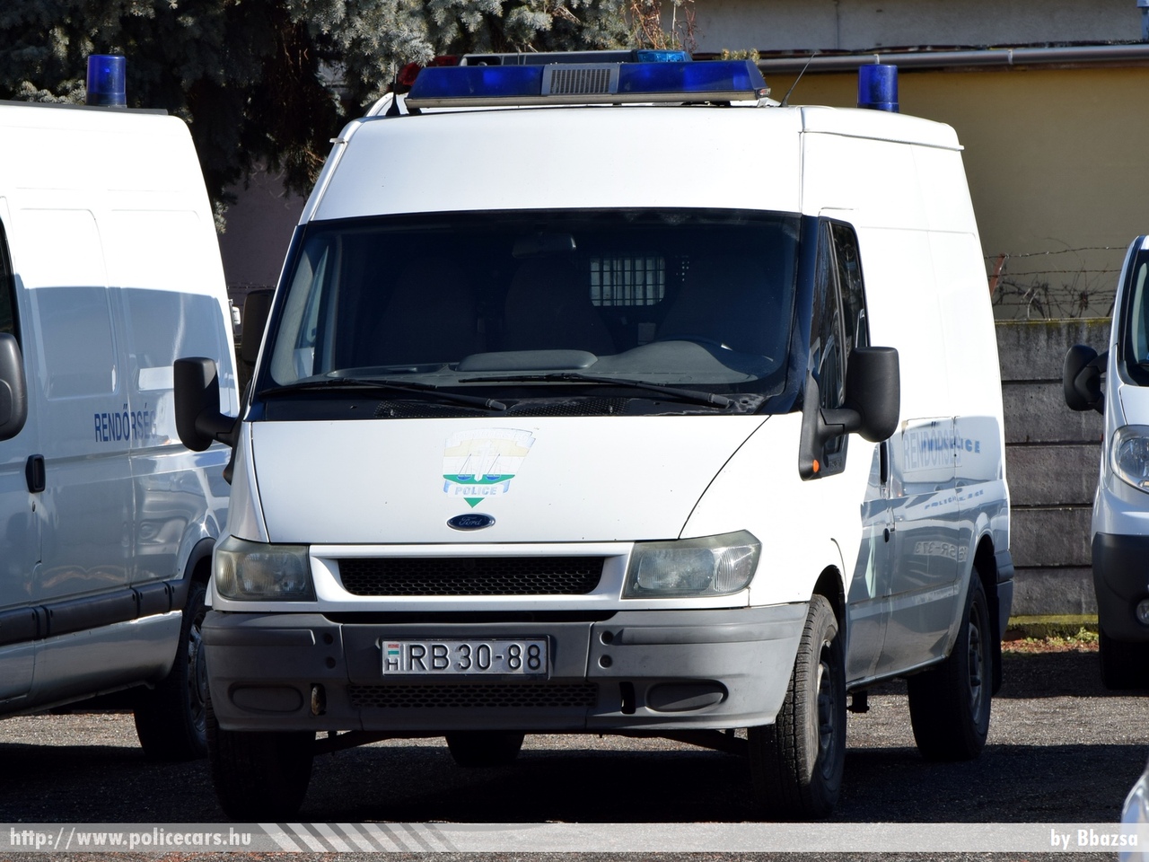 Ford Transit, fotó: Bbazsa
Keywords: rendőr rendőrautó rendőrség magyar Magyarország hungarian Hungary police policecar RB30-88