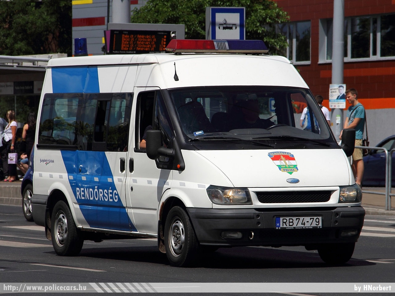 Ford Transit, fotó: HNorbert
Keywords: rendőr rendőrautó rendőrség magyar Magyarország hungarian Hungary police policecar RB74-79