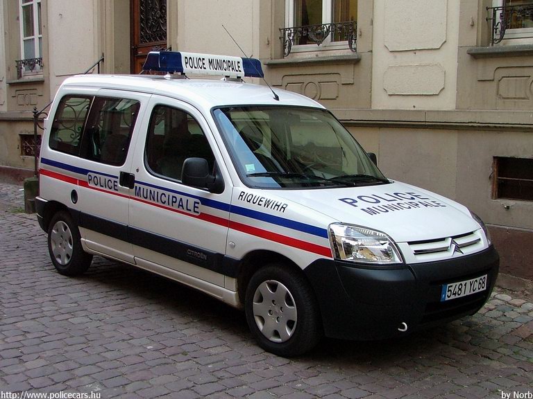 Citroen Berlingo, fotó: Norb
Keywords: rendőr rendőrautó rendőrség Franciaország francia