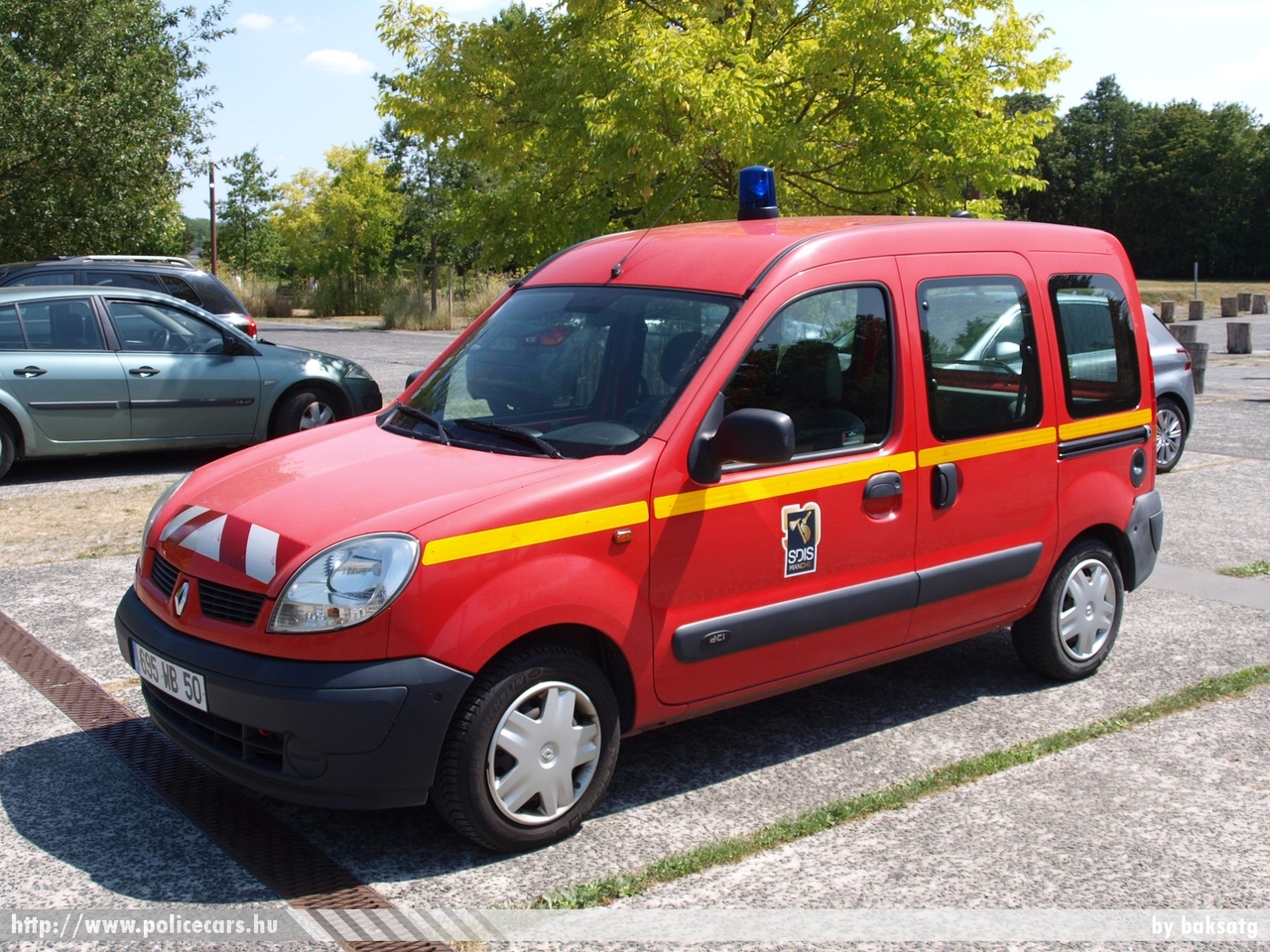 Renault Kangoo, fotó: baksatg
Keywords: francia tûzoltó tûzoltóautó tûzoltóság Franciaország french fire firetruck