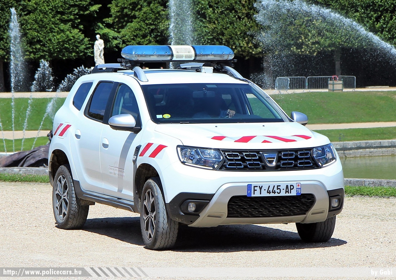 Dacia Duster, Versailles, fotó: Gabi
Keywords: francia Franciaország france french