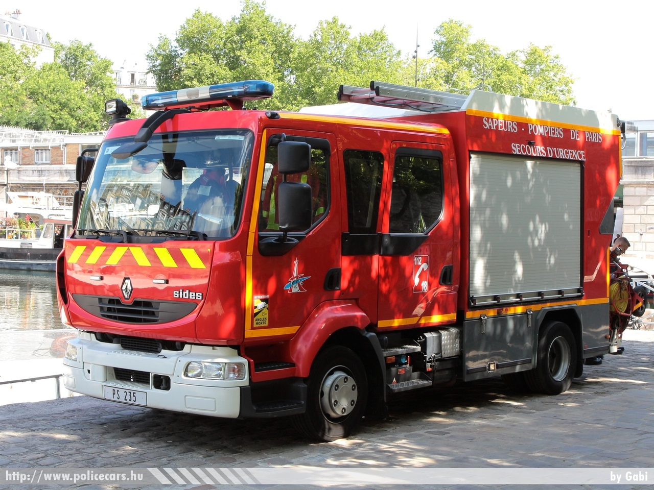 Renault, Párizs, fotó: Gabi
Keywords: francia tûzoltó tûzoltóautó tûzoltóság Franciaország french fire firetruck