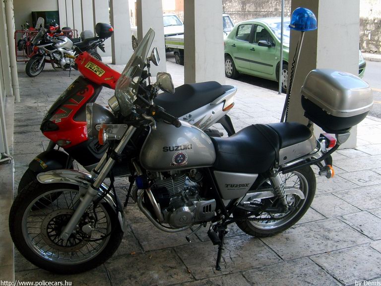 Suzuki TU250X, fotó: Demis
Keywords: rendőr rendőrmotor rendőrség Görögország görög