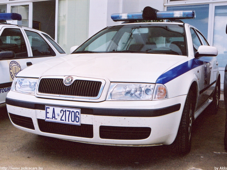 Skoda Octavia, fotó: Aldo
Keywords: görög Görögország rendőr rendőrség rendőrautó