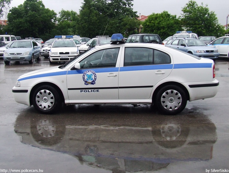 Skoda Octavia, fotó: SilverSisko
Keywords: rendőr rendőrautó rendőrség görög Görögország