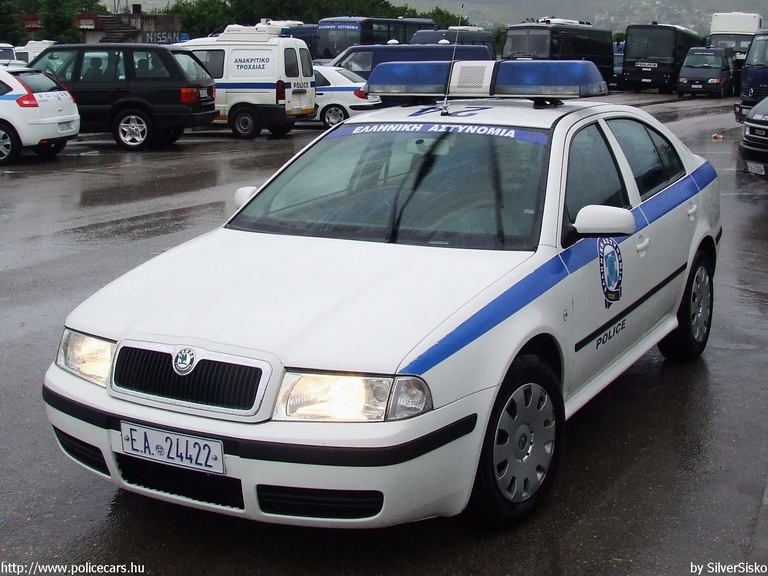 Skoda Octavia, fotó: SilverSisko
Keywords: rendőr rendőrautó rendőrség görög Görögország