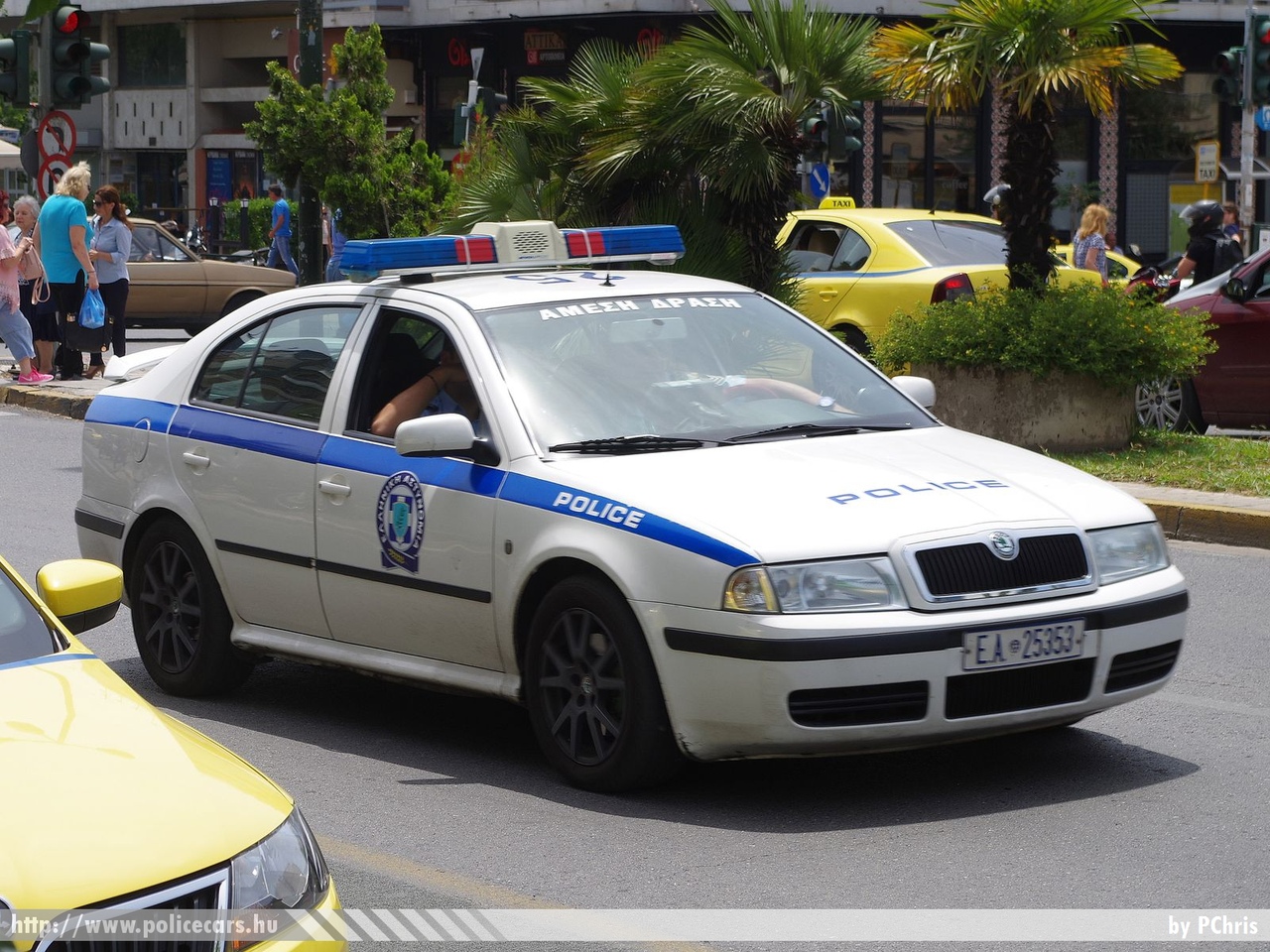 Skoda Octavia, fotó: PChris
Keywords: görög Görögország rendőr rendőrautó rendőrség Greece greek police policecar