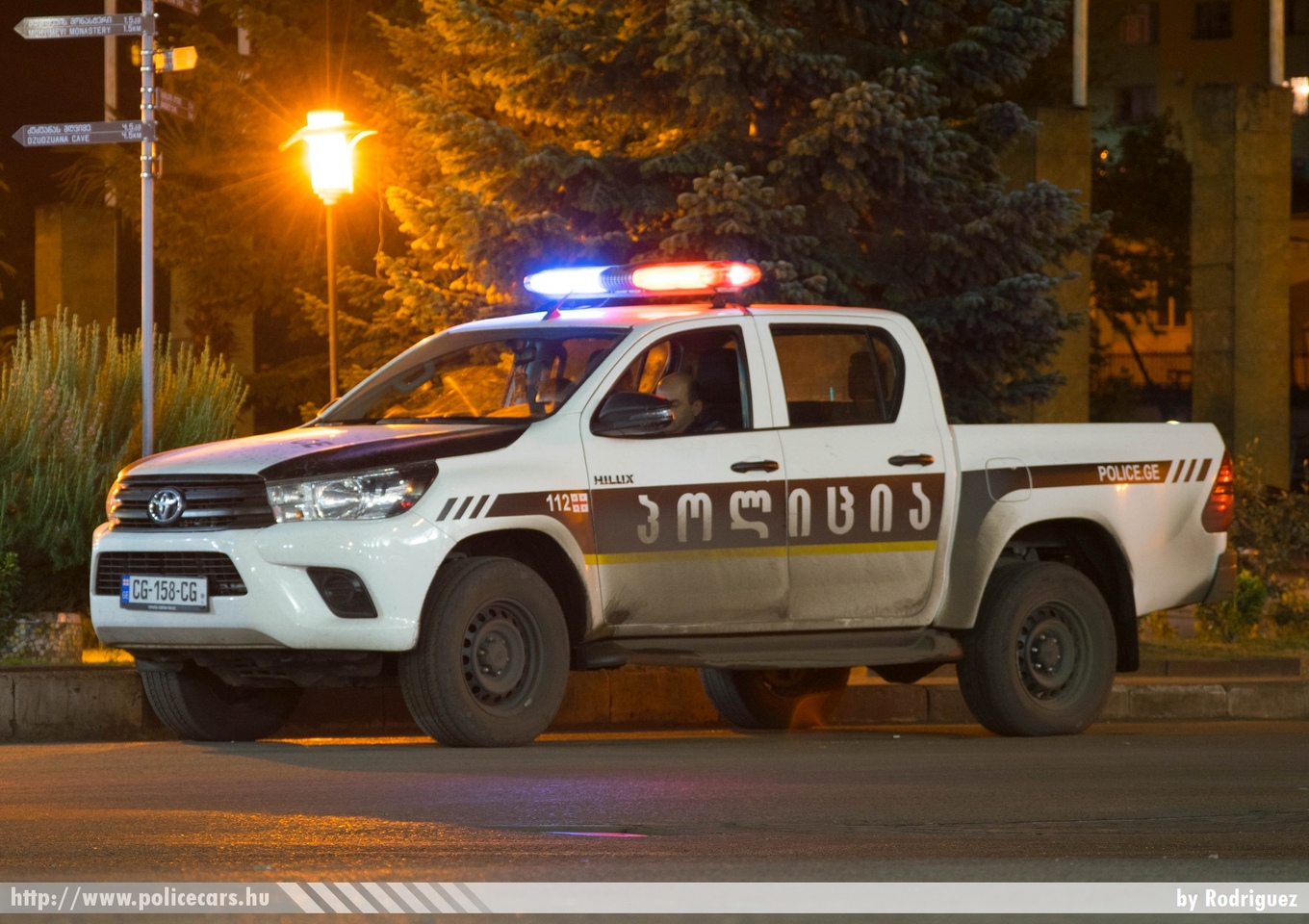 Toyota Hilux, fotó: Rodriguez
Keywords: grúz Grúzia Georgia georgian rendőr rendőrautó rendőrség police policecar
