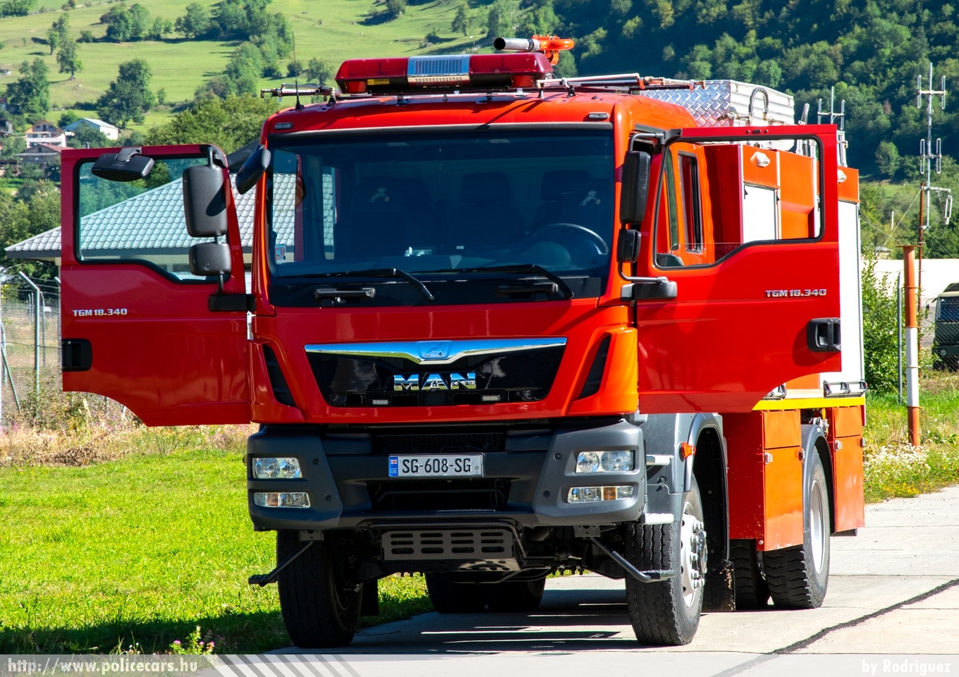 MAN TGM 18.340, fotó: Rodriguez
Keywords: grúz Grúzia Georgia georgian fire firetruck tûzoltó tûzoltóautó tûzoltóság