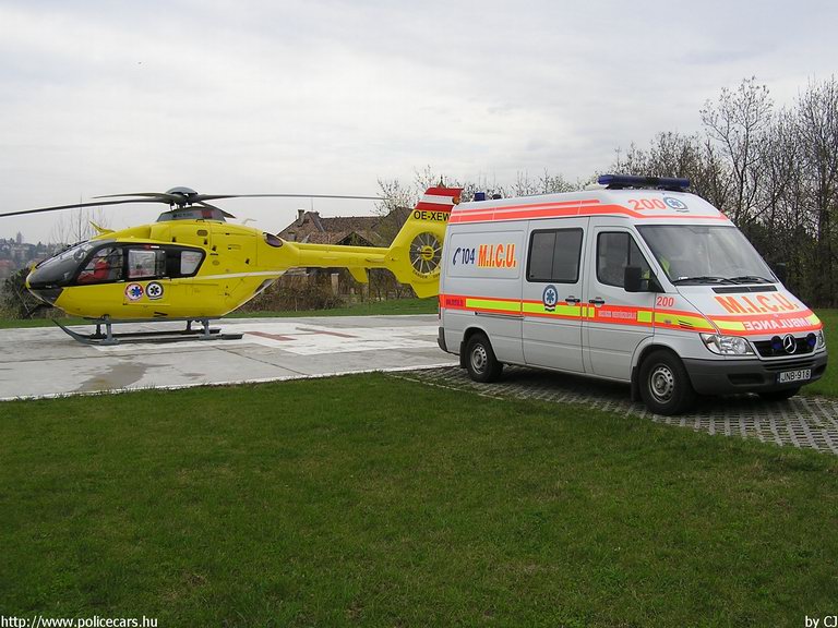 Eurocopter EC-135 T-2, Mercedes Sprinter, Országos Mentõszolgálat, fotó: CJ
Keywords: helikopter mentő mentőhelikopter OMSZ magyar Magyarország