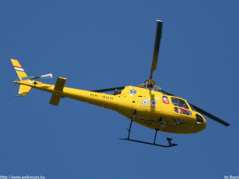 Eurocopter AS-350B Ecureuil, Országos Mentõszolgálat, fotó: Bazsi
Keywords: helikopter mentő mentőhelikopter OMSZ magyar Magyarország