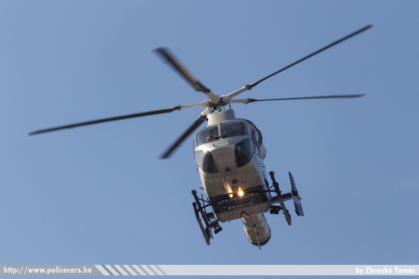 McDonnell Douglas MD-902 Explorer, fotó: Zbronkó Tamás
Keywords: rendőr rendőrhelikopter helikopter rendőrség magyar Magyarország hungarian Hungary police helicopter R904