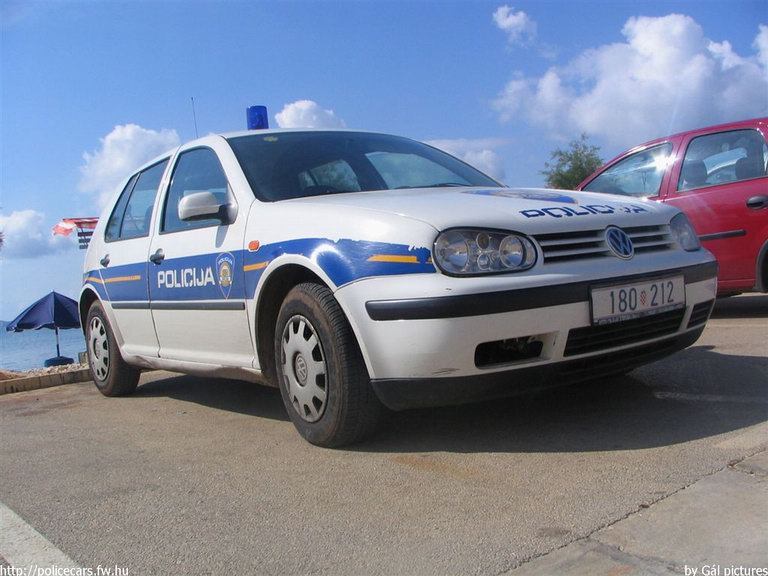 Volkswagen Golf IV, fotó: Gál András
Keywords: Horvátország rendőrség rendőrautó horvát rendőr policecar police Croatia croatian
