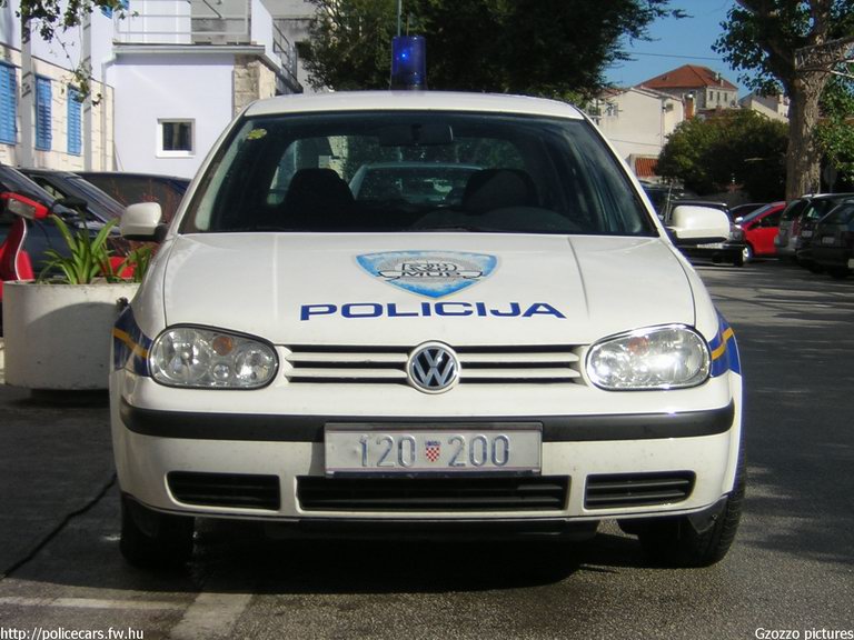 Volkswagen Golf IV, fotó: Gzozzo pictures
Keywords: Horvátország rendőrség rendőrautó horvát rendőr policecar police Croatia croatian