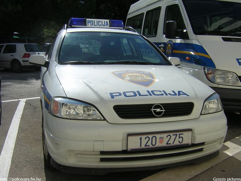 Opel Astra G Caravan, fotó: Gzozzo pictures
Keywords: Horvátország rendőrség rendőrautó horvát rendőr policecar police Croatia croatian