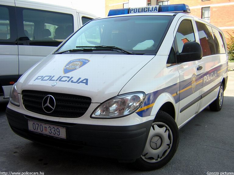 Mercedes Vito, fotó: Gzozzo pictures
Keywords: Horvátország rendőrség rendőrautó horvát rendőr policecar police Croatia croatian