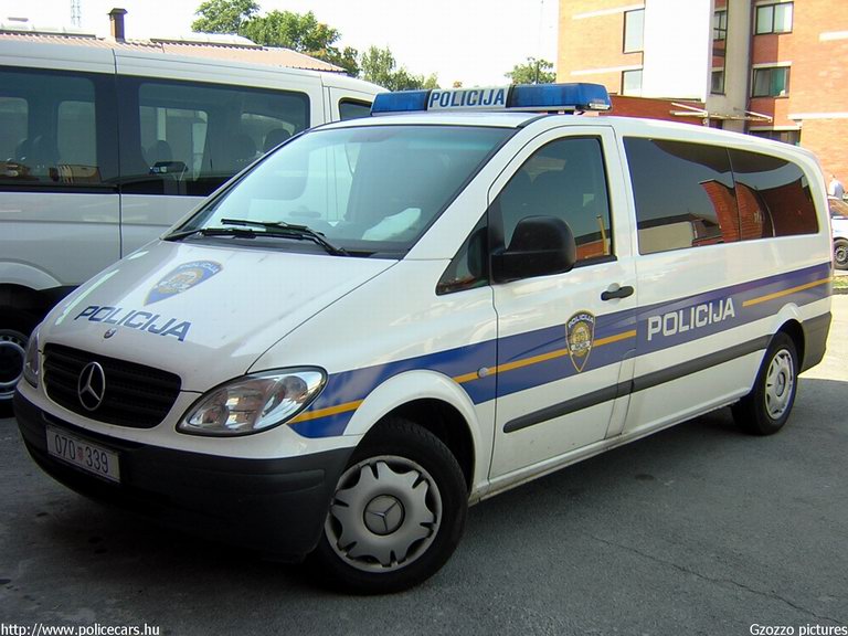 Mercedes Vito, fotó: Gzozzo pictures
Keywords: Horvátország rendőrség rendőrautó horvát rendőr policecar police Croatia croatian