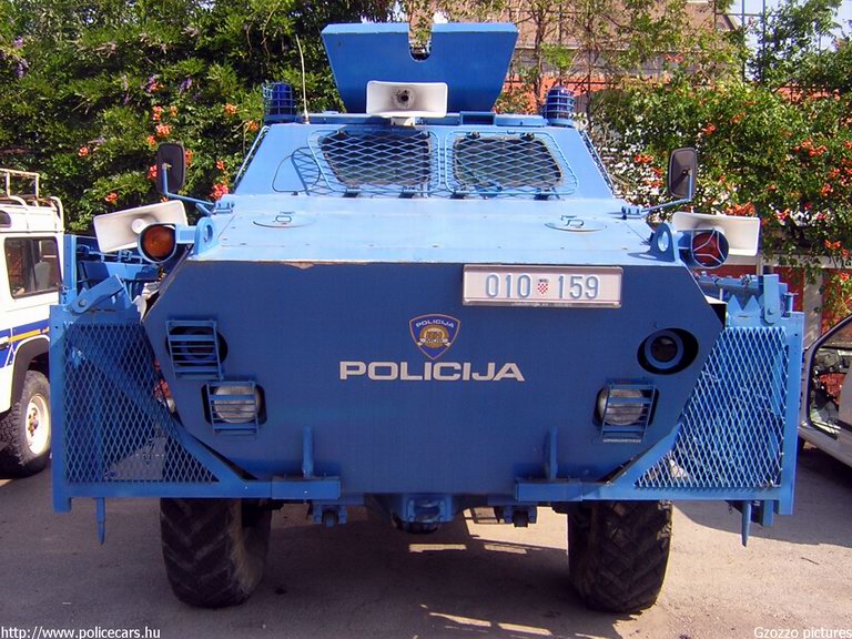 BOV-M páncélozott jármû, fotó: Gzozzo pictures
Keywords: Horvátország rendőrség rendőrautó horvát rendőr policecar police Croatia croatian