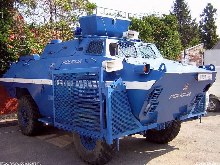 BOV-M páncélozott jármû, fotó: Gzozzo pictures
Keywords: Horvátország rendőrség rendőrautó horvát rendőr policecar police Croatia croatian