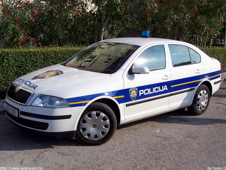 Skoda Octavia II, fotó: Samu_G
Keywords: Horvátország rendőrség rendőrautó horvát rendőr policecar police Croatia croatian