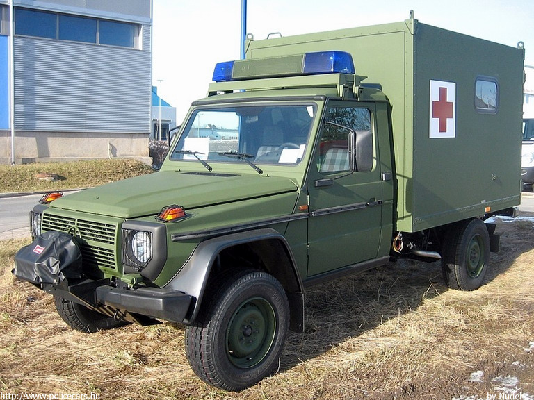 Mercedes G, fotó: Nudel
Keywords: Horvátország mentő mentőautó horvát katonai Croatia croatian military ambulance
