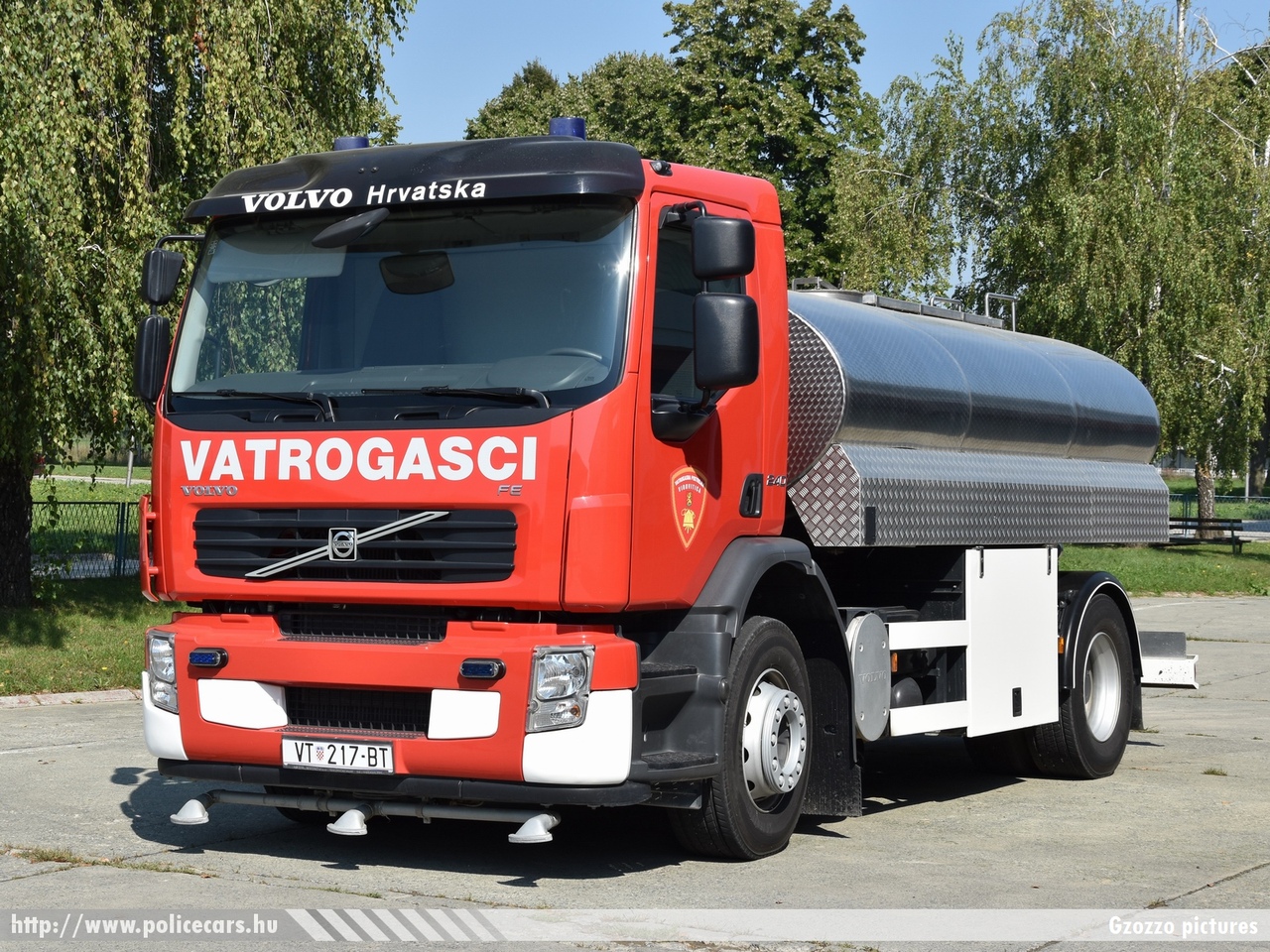 Volvo FE 240, Virovitica, fotó: Gzozzo pictures
Keywords: Horvátország tûzoltóság tûzoltóautó horvát Croatia croatian firefighter firetruck fire