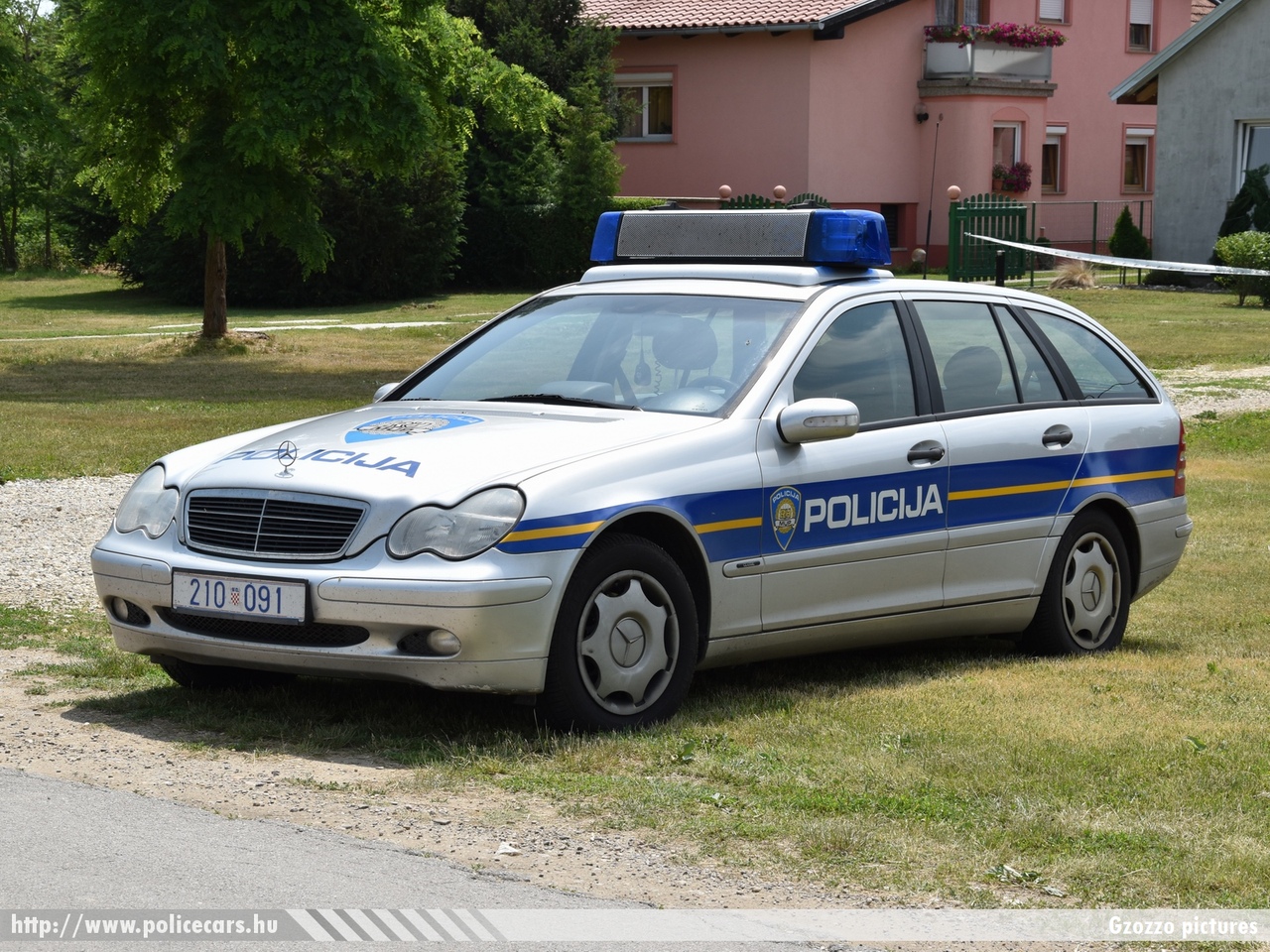 Mercedes C S203, fotó: Gzozzo pictures
Keywords: croatian rendőr rendőrautó rendőrség horvát Horvátország policecar police Croatia 