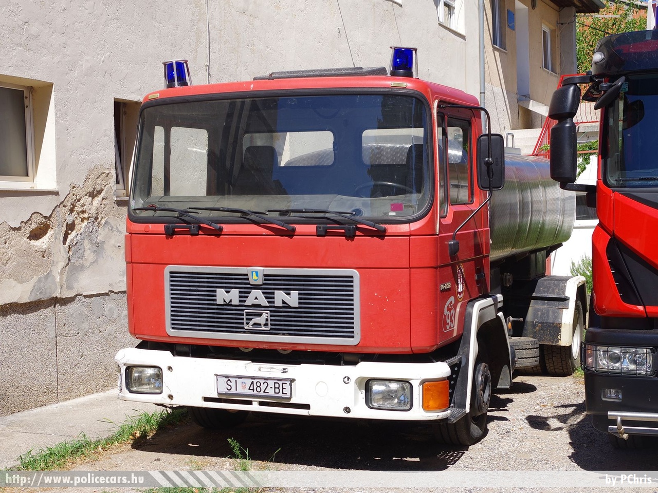 MAN 14-232, Knin (Kijevo), fotó: PChris
Keywords: Horvátország tûzoltóság tûzoltóautó horvát Croatia croatian firefighter firetruck fire
