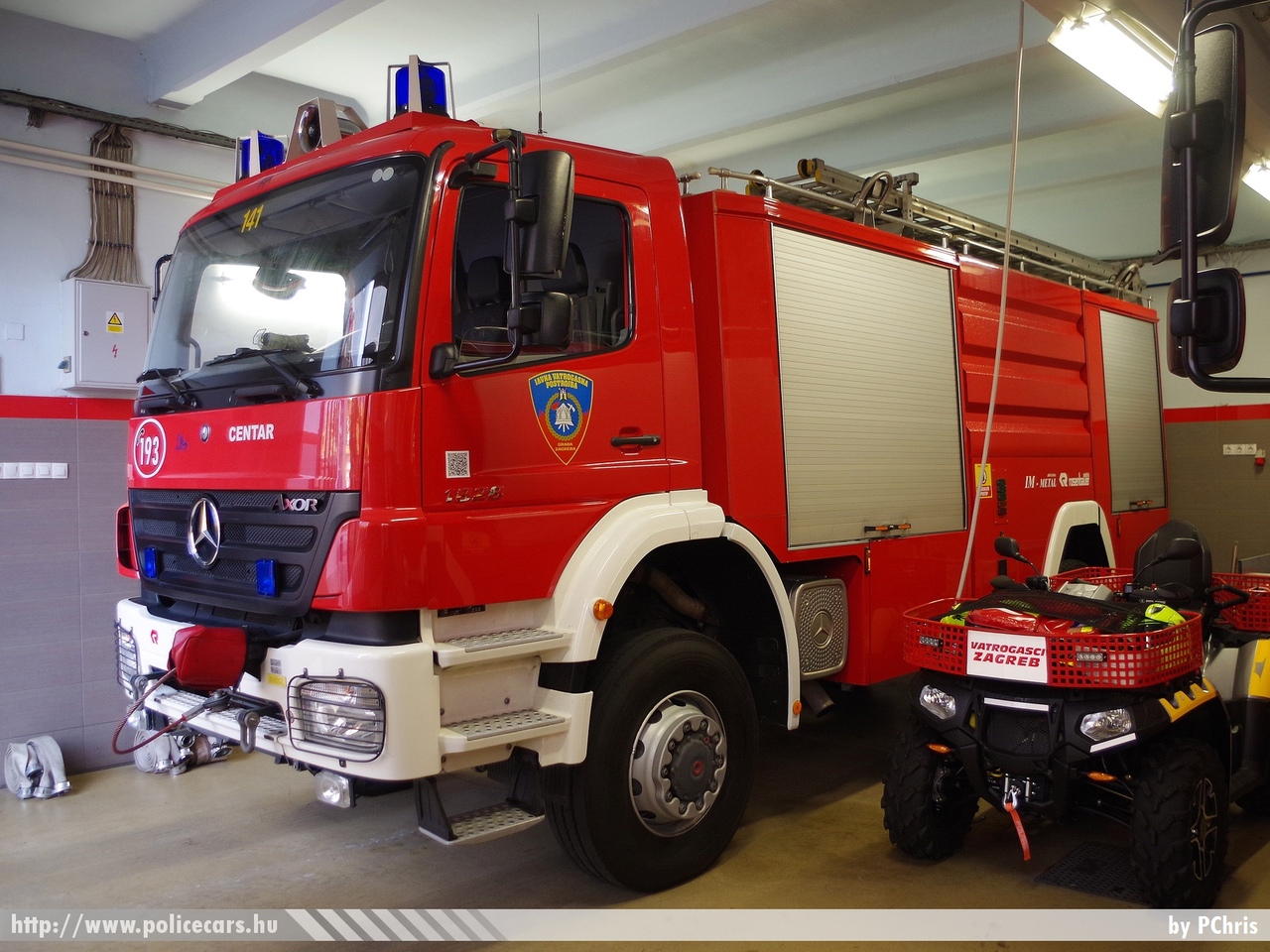 Mercedes-Benz Axor 1828 Rosenbauer, Zágráb, fotó: PChris
Keywords: Horvátország tûzoltóság tûzoltóautó horvát Croatia croatian firefighter firetruck fire