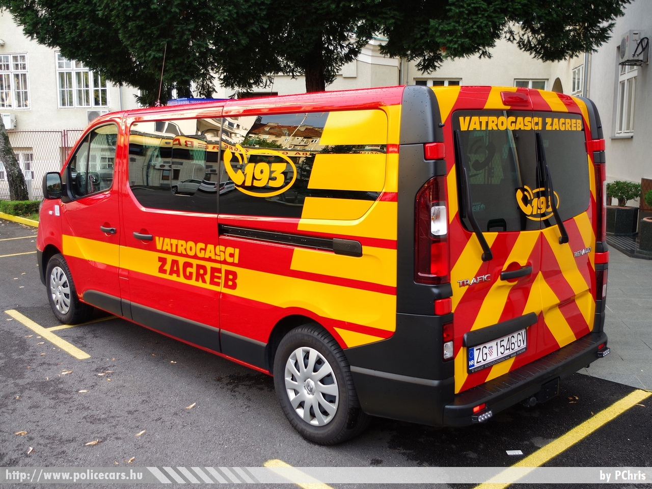 Renault Trafic, Zágráb, fotó: PChris
Keywords: Horvátország tûzoltóság tûzoltóautó horvát Croatia croatian firefighter firetruck fire