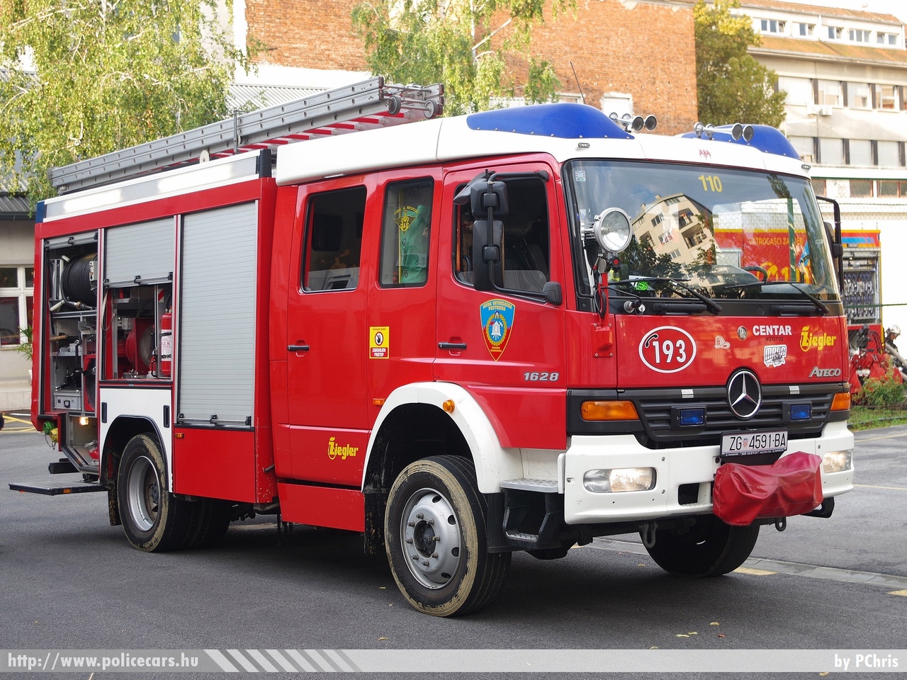 Mercedes-Benz Atego 1628 Ziegler, Zágráb, fotó: PChris
Keywords: Horvátország tûzoltóság tûzoltóautó horvát Croatia croatian firefighter firetruck fire